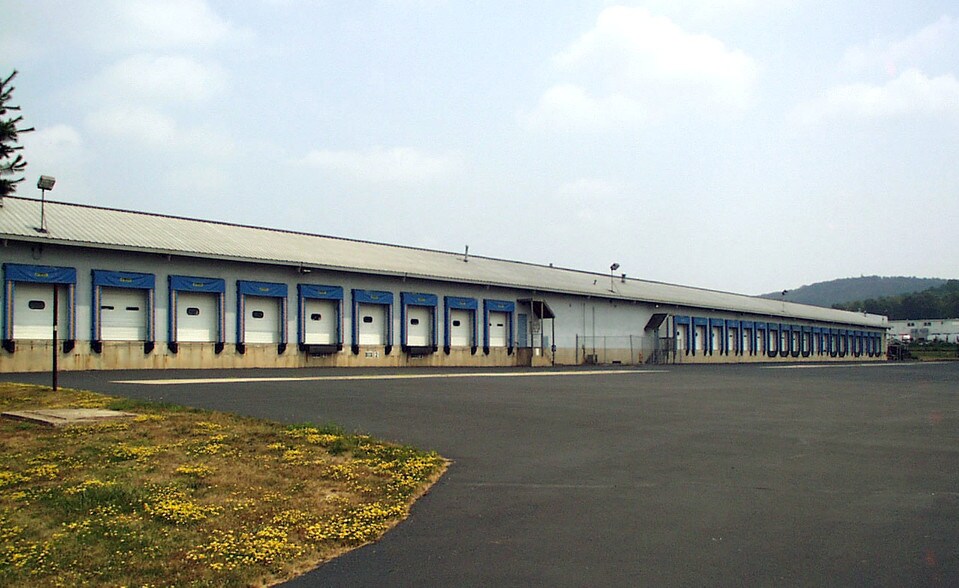 More Photos Of 550 Research Pky, Meriden Warehouse For Lease