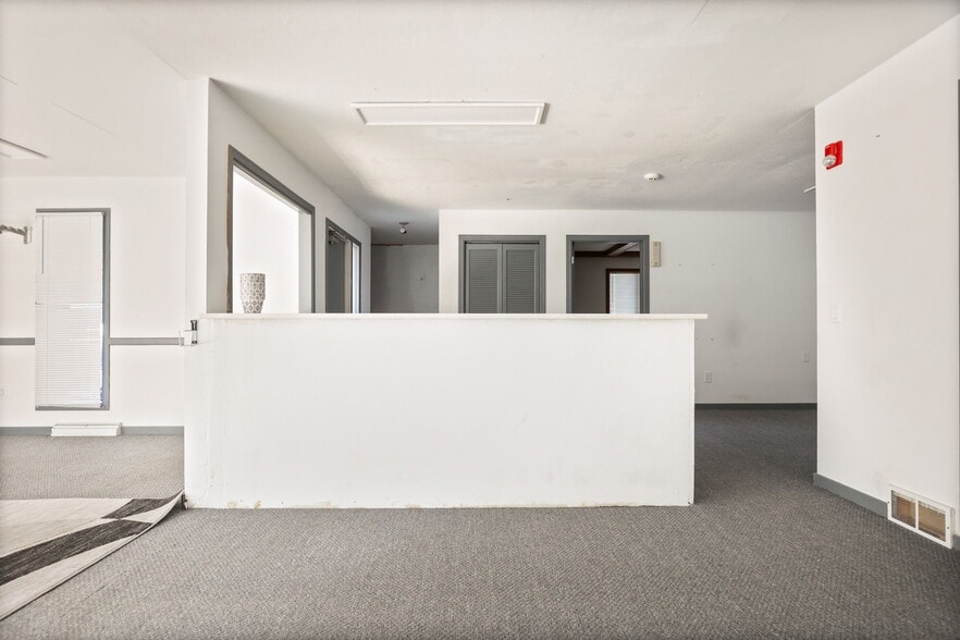 More Photos Of 2215 N Center Rd, Saginaw Office For Sale