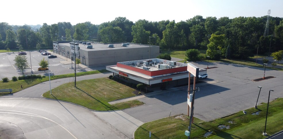 More Photos Of 21250 Eureka Rd, Taylor Restaurant For Lease