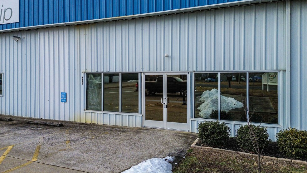 More Photos Of 3530 Park Plaza Rd, Paducah Flex For Lease