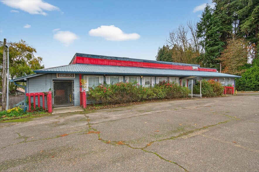 More Photos Of 50316 Columbia River Hwy, Scappoose Restaurant For Sale