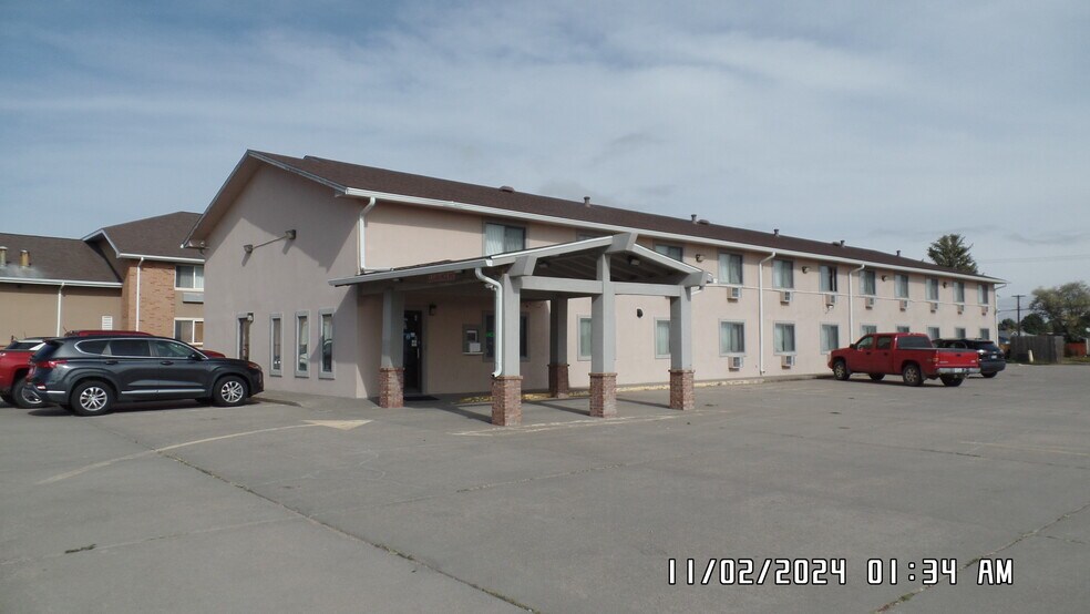 More Photos Of 2100 Fay St, Burlington Hotel For Sale