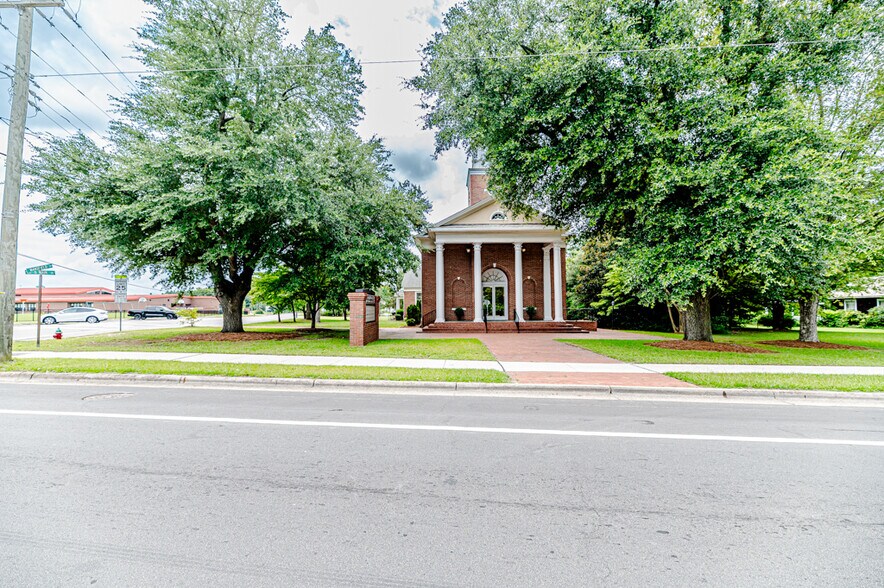 More Photos Of 211 Main st, Broadway Religious Facility For Sale