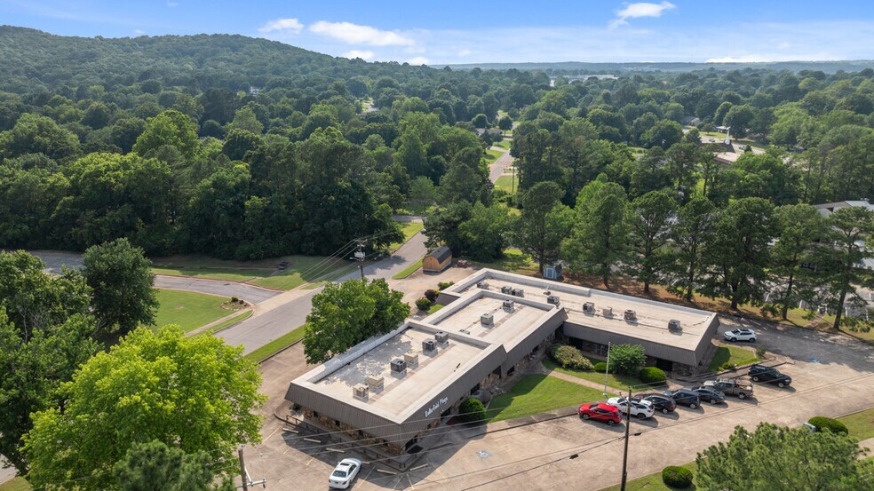 More Photos Of 2863 Old Missouri Rd, Fayetteville Office For Lease