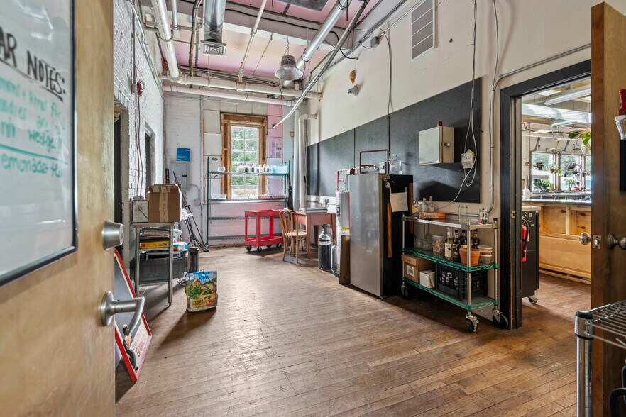 More Photos Of 500 Bridge St, Weissport Restaurant For Sale