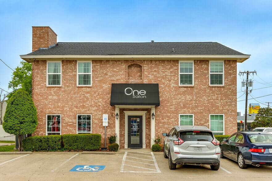 Primary Photo Of 110 S Barton Ave, Grapevine Freestanding For Sale