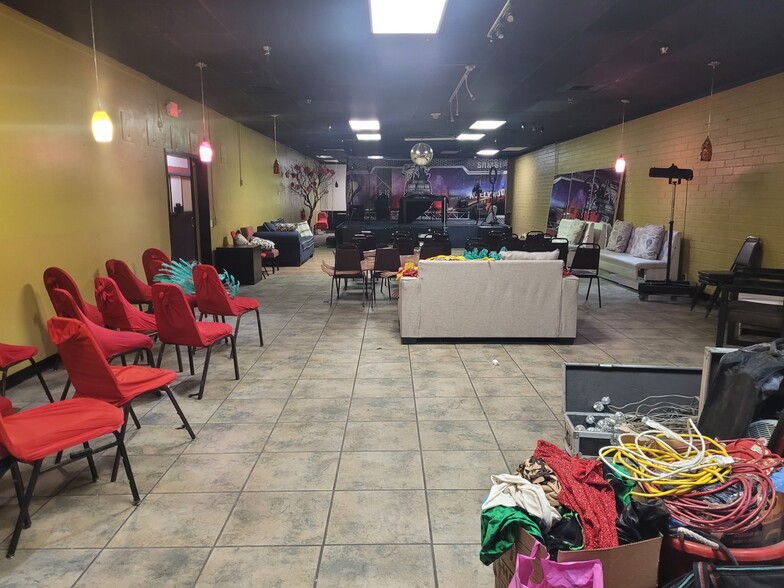 More Photos Of 953 E Sahara Ave, Las Vegas Storefront For Sale