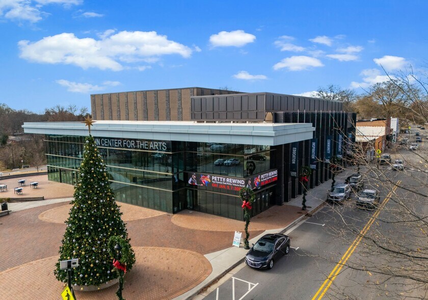 More Photos Of 19901 S Main St, Cornelius Freestanding For Sale