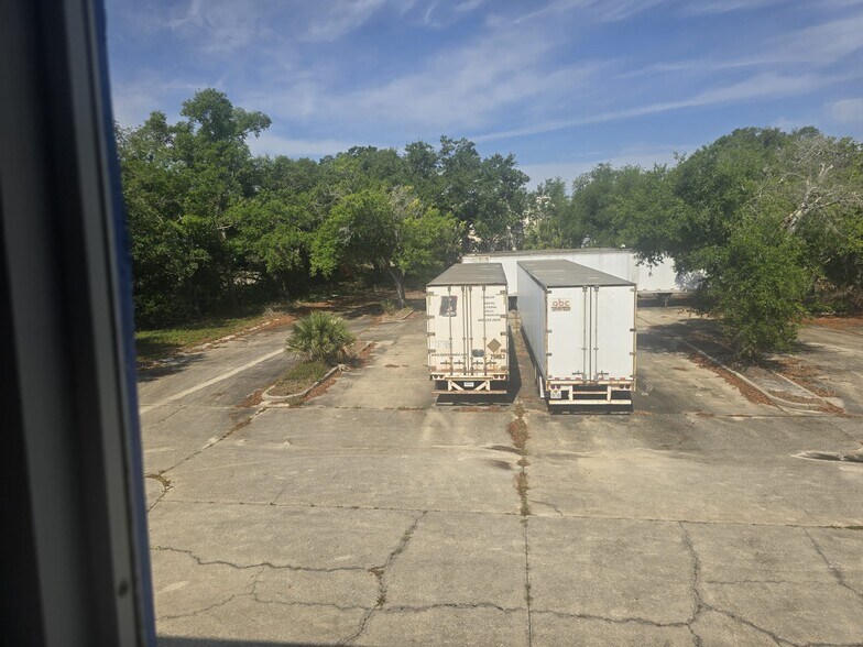 More Photos Of 107 Commerce St, Lake Mary Flex For Sale