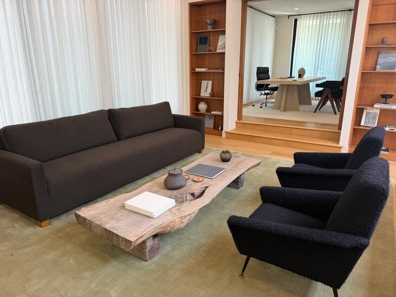 More Photos Of 145 S Rodeo Dr, Beverly Hills Storefront Retail Office For Lease