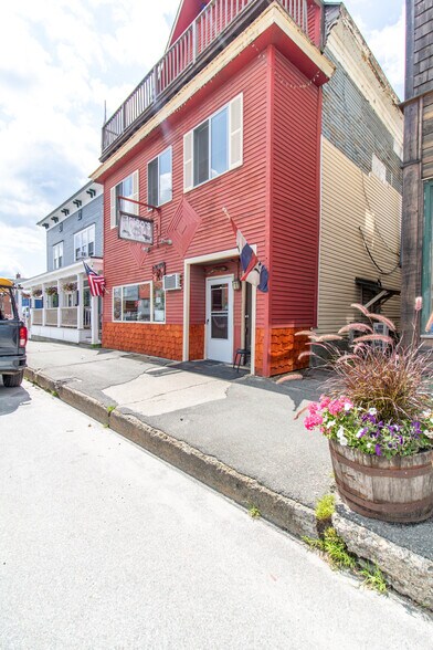 More Photos Of 18 Cross St, Brighton Restaurant For Sale