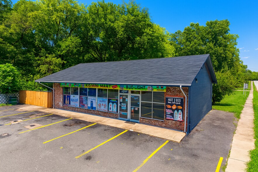 Primary Photo Of 2555 N Dawson Dr, Chester Convenience Store For Sale