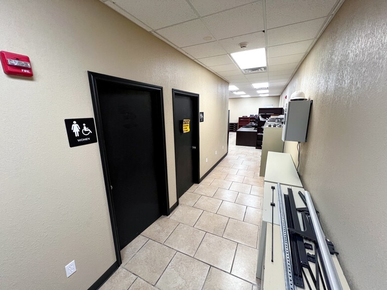 More Photos Of 8100 W Highway 80, Midland Office For Sale