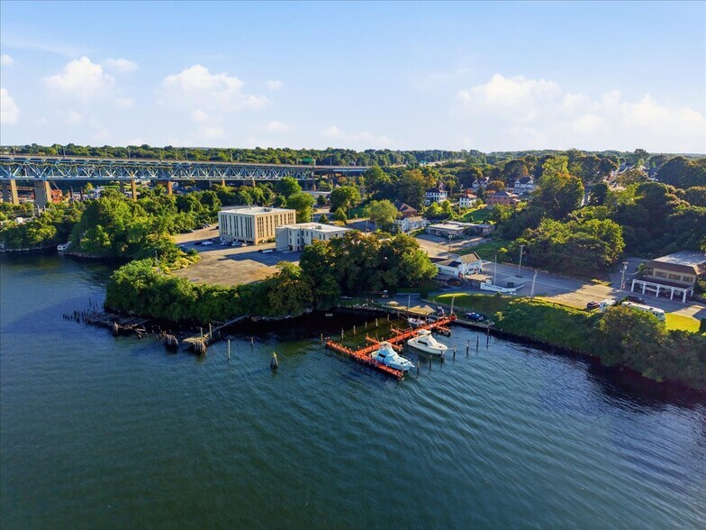 More Photos Of 53 Thames St, Groton Marina For Sale