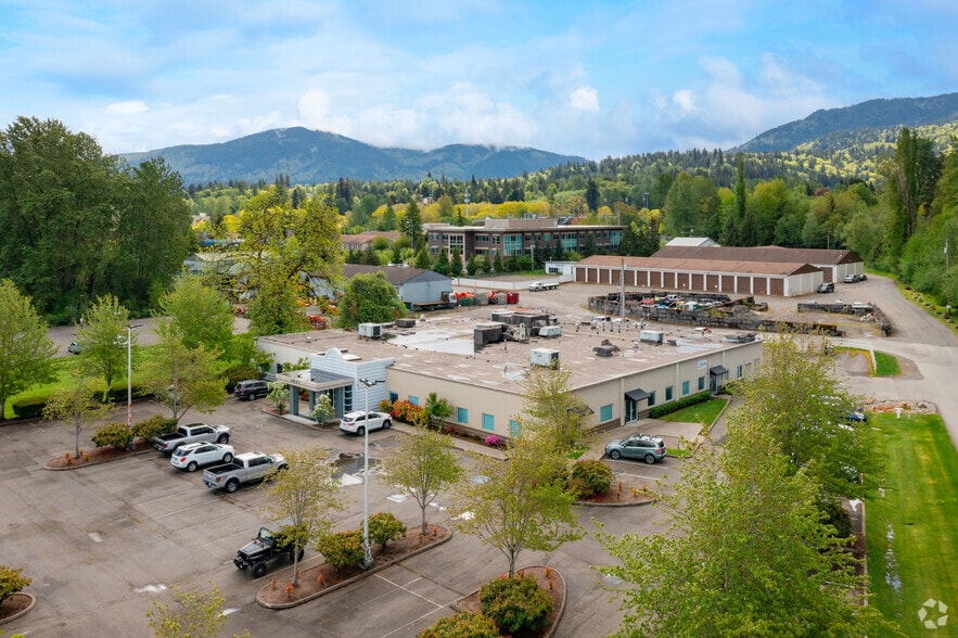 More Photos Of 1871 NW Gilman Blvd, Issaquah Flex For Lease