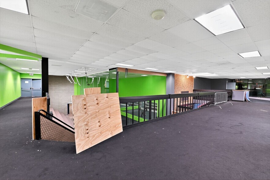 More Photos Of 1550 E Dundee Rd, Palatine Hotel For Sale