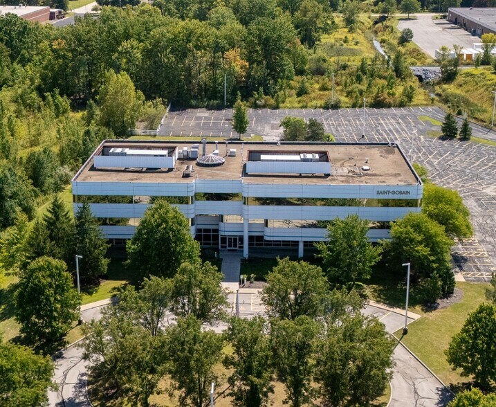 Primary Photo Of 31500 Solon Rd, Solon Office For Lease