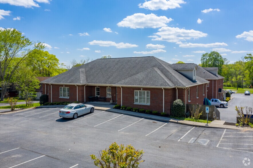 Primary Photo Of 106 Duke St, Ashland City Office For Lease