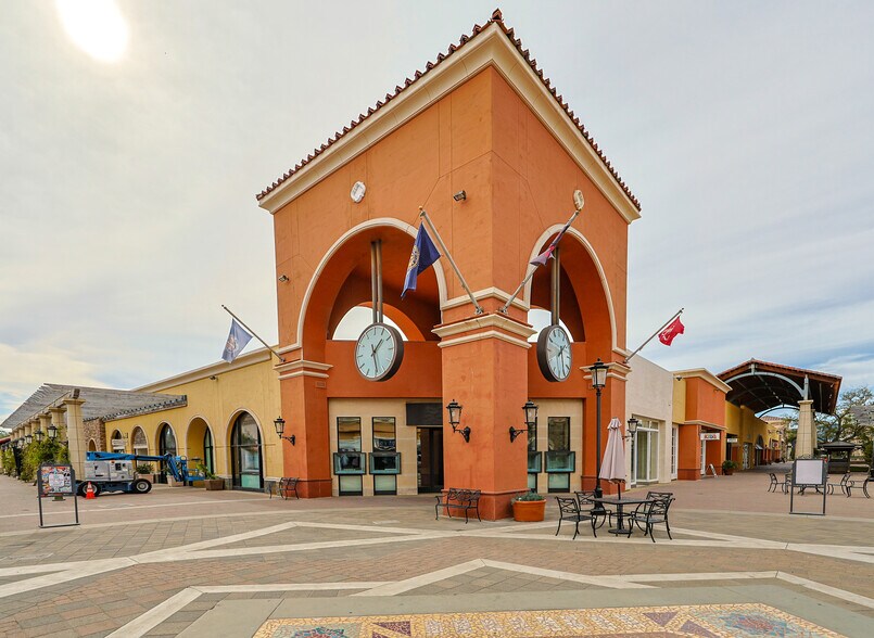 More Photos Of 1685 Simi Town Center Way, Simi Valley Unknown For Lease