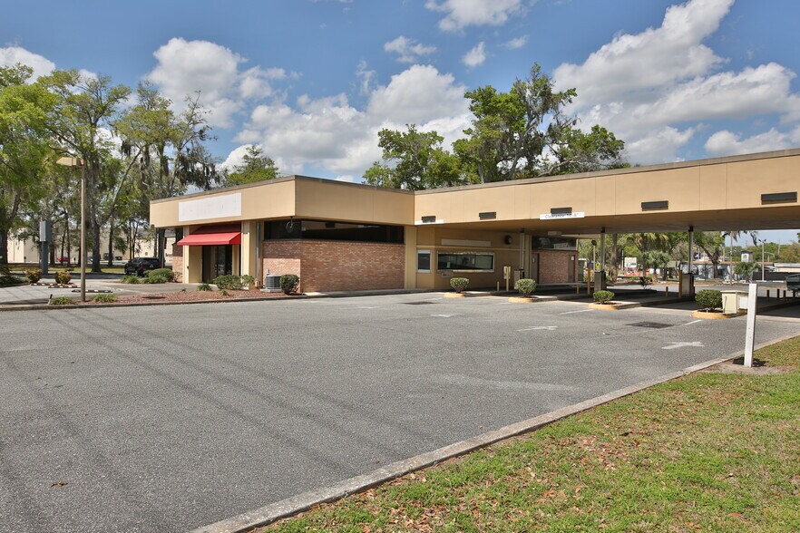 Primary Photo Of 3617 NE 7th St, Ocala Bank For Lease
