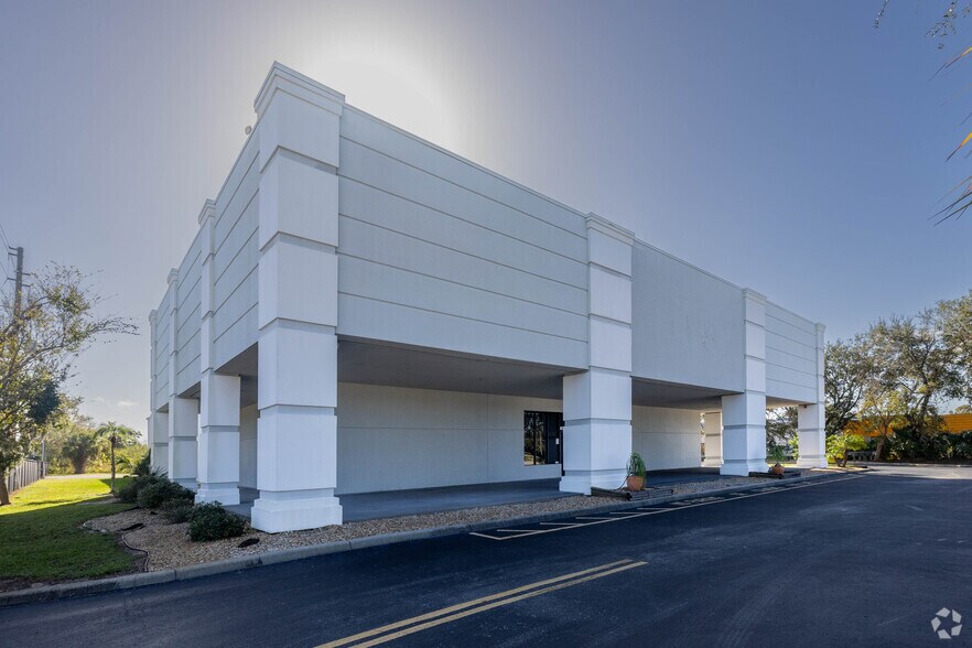 Primary Photo Of 855 N Highway 17-92, Longwood Storefront For Lease