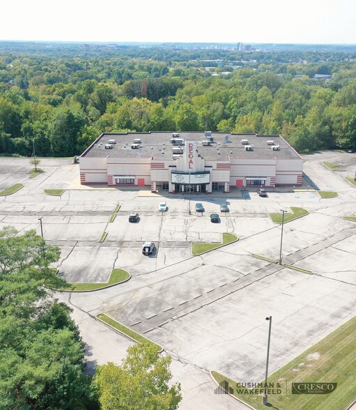 More Photos Of 1210 Independence Ave, Akron Movie Theatre For Sale