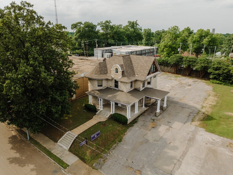 More Photos Of 1448 Madison Ave, Memphis Office For Sale