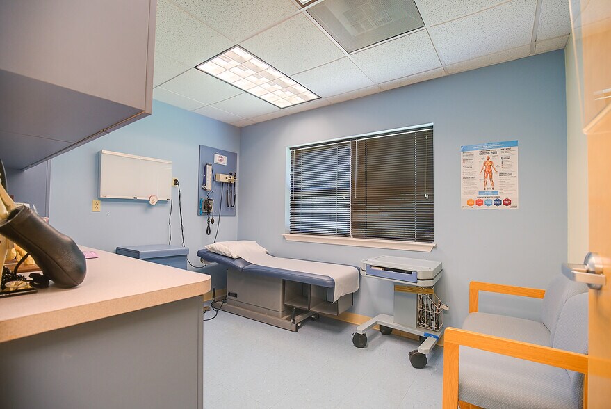 More Photos Of 215-236 Bridge St, Metuchen Medical For Sale