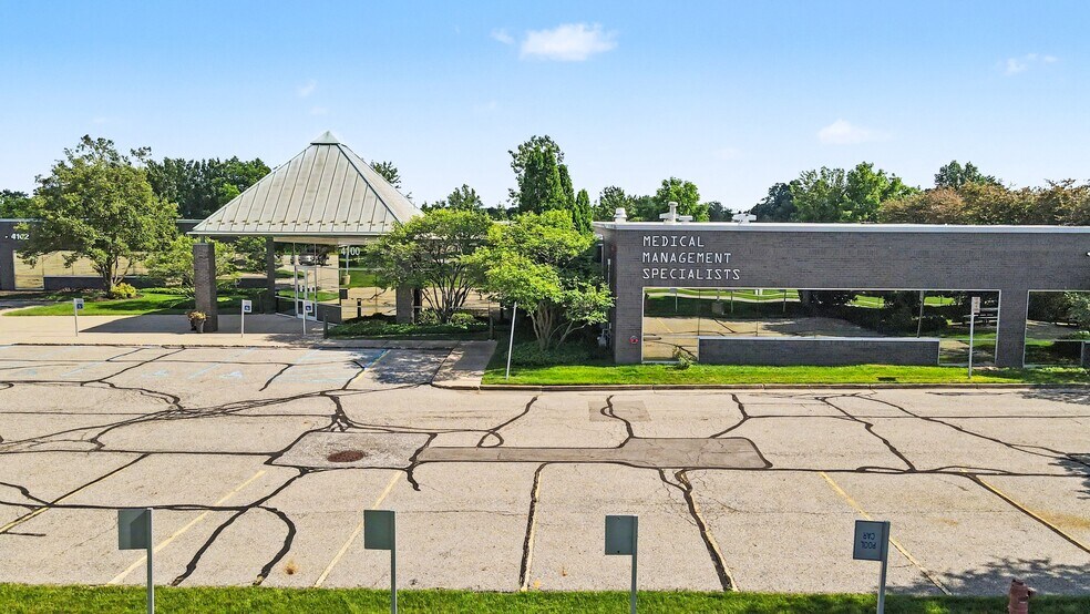 More Photos Of 4100 Embassy Dr SE, Grand Rapids Office For Lease