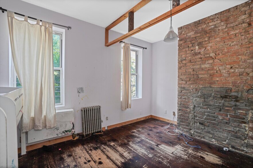 More Photos Of 296 Grand St, Brooklyn Apartments For Lease