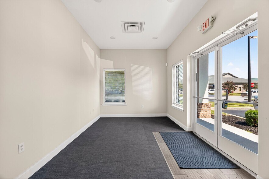 More Photos Of 122 Canal St, Pooler Medical For Lease
