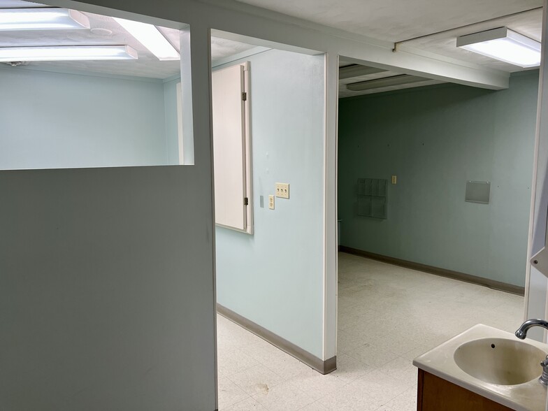 More Photos Of 2000 Dudley Ave, Parkersburg Loft Creative Space For Sale