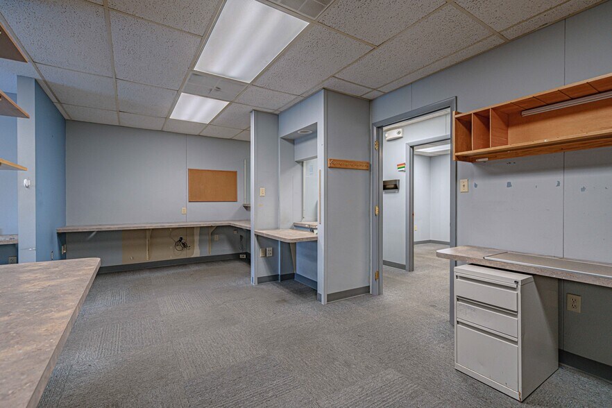 More Photos Of 2428 Walbert Ave, Allentown Flex For Lease