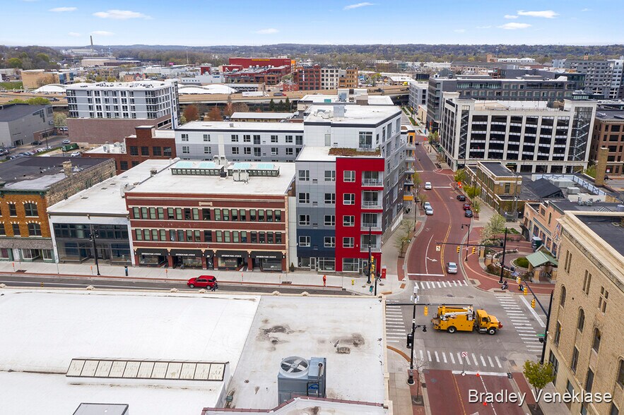 More Photos Of 200 S Division Ave, Grand Rapids Storefront Retail Office For Lease