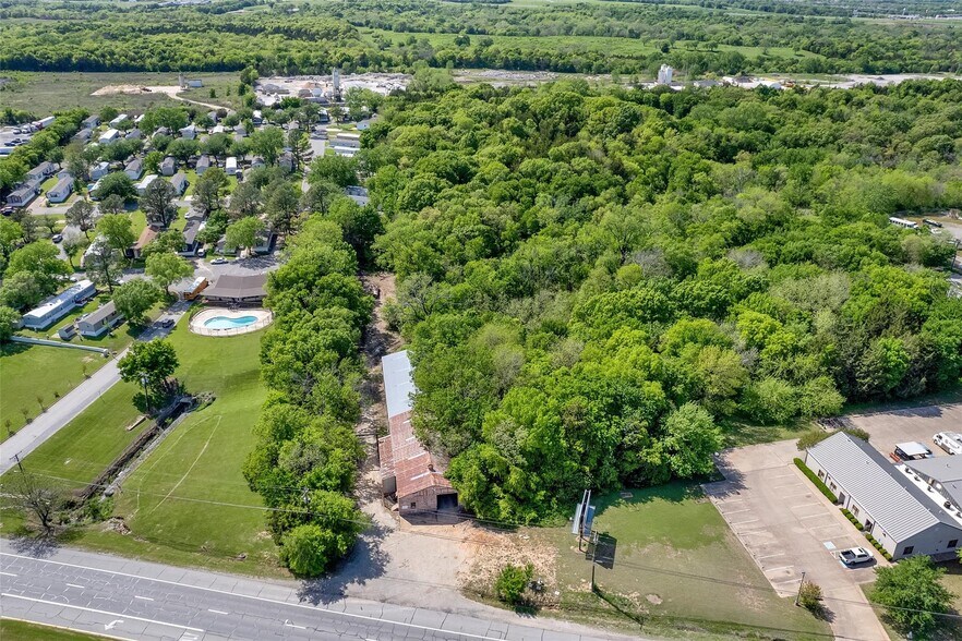 More Photos Of 5626 Texoma Pky, Sherman Industrial For Lease