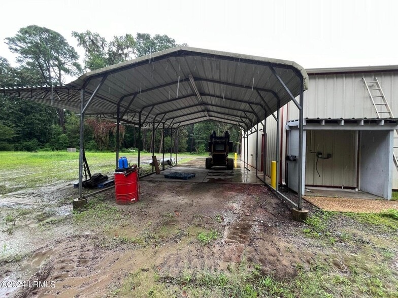 More Photos Of 25 Toppers Ln, Beaufort Office Residential For Sale