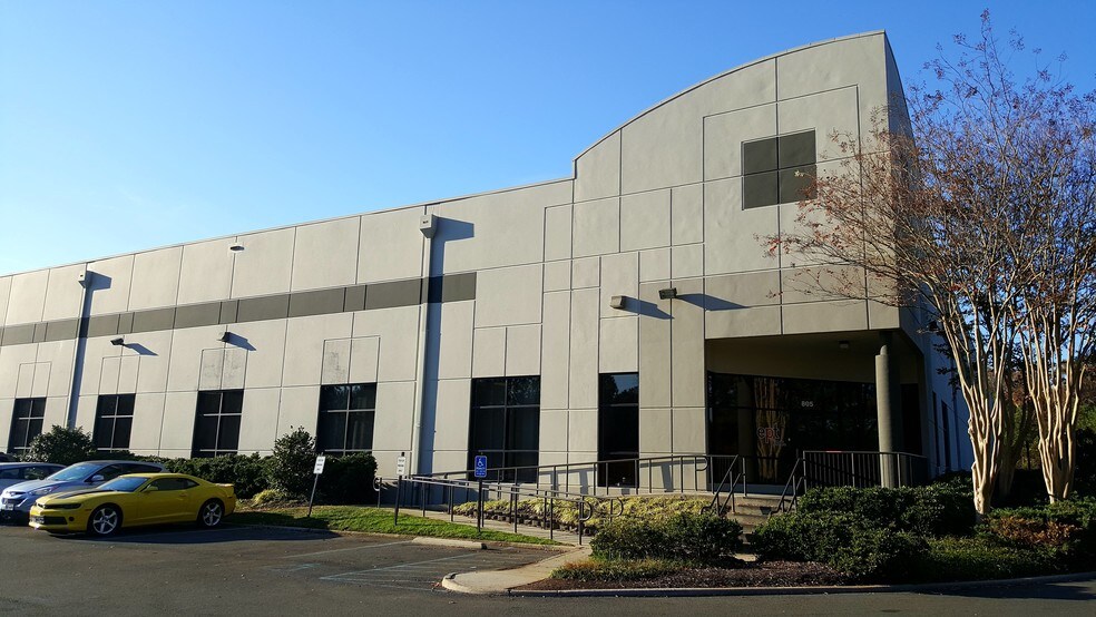 More Photos Of 801-805 Liberty Way, Chester Distribution For Lease
