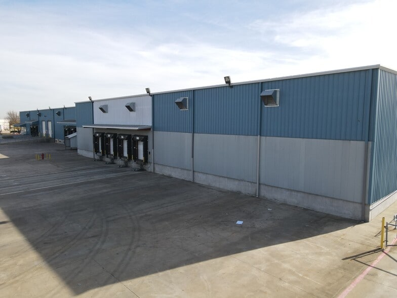 More Photos Of 4401 N Elm St, Denton Manufacturing For Sale