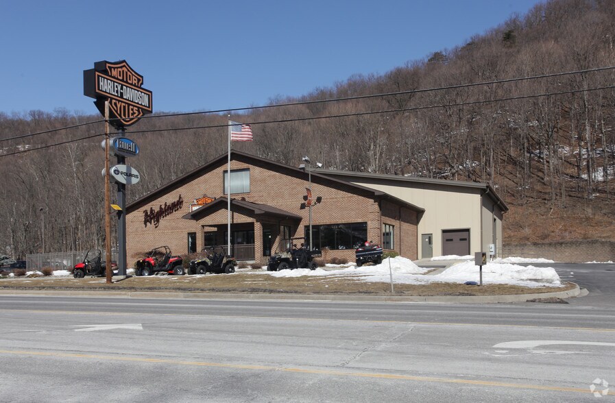 More Photos Of 1285 National Hwy, Cumberland Freestanding For Sale