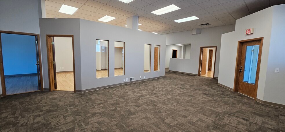More Photos Of 705 S Barstow St, Eau Claire Storefront For Lease
