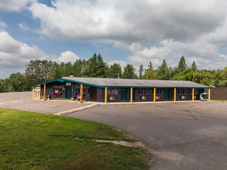 Primary Photo Of 16154 US 63 Hwy, Hayward Hotel For Sale