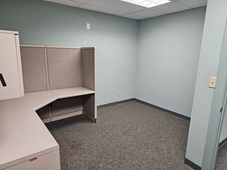 More Photos Of 4501 Spicewood Springs Rd, Austin Office For Lease