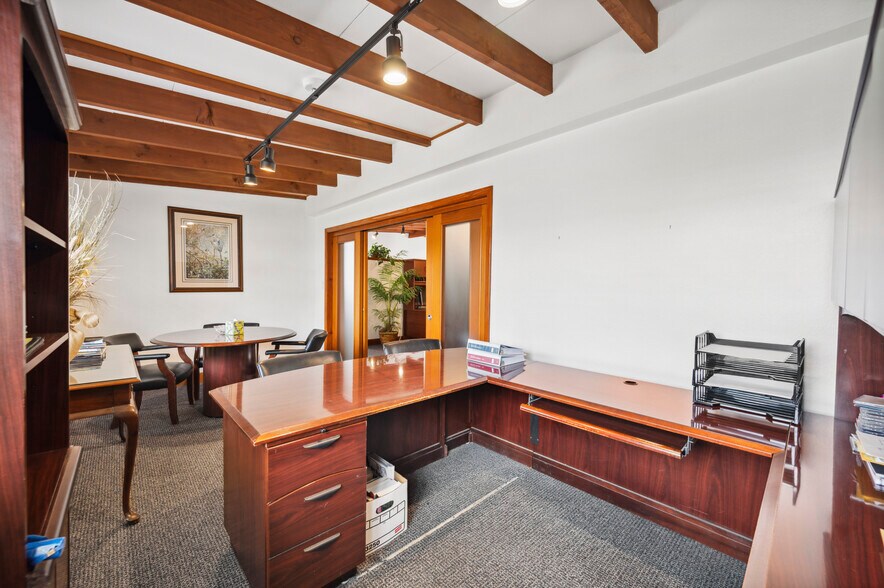 More Photos Of 304 Doris Dr, Lakeland Medical For Sale