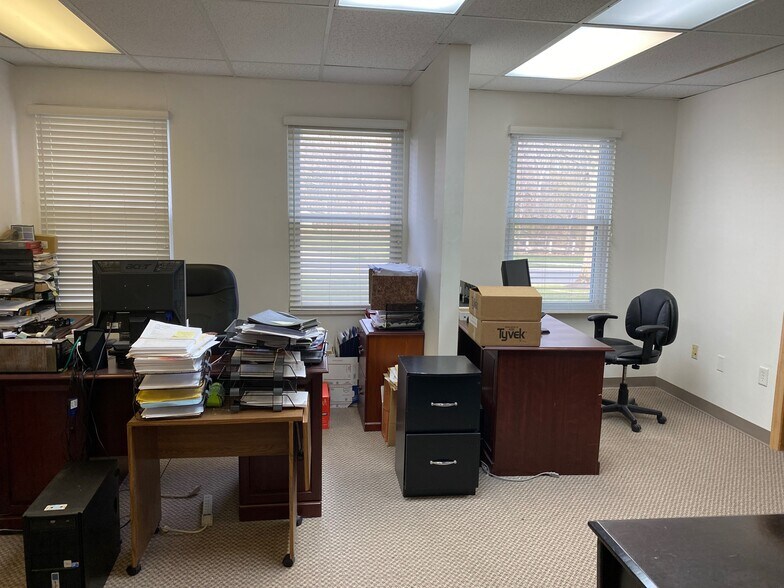 More Photos Of 59 Avenue at the Commons, Shrewsbury Medical For Lease