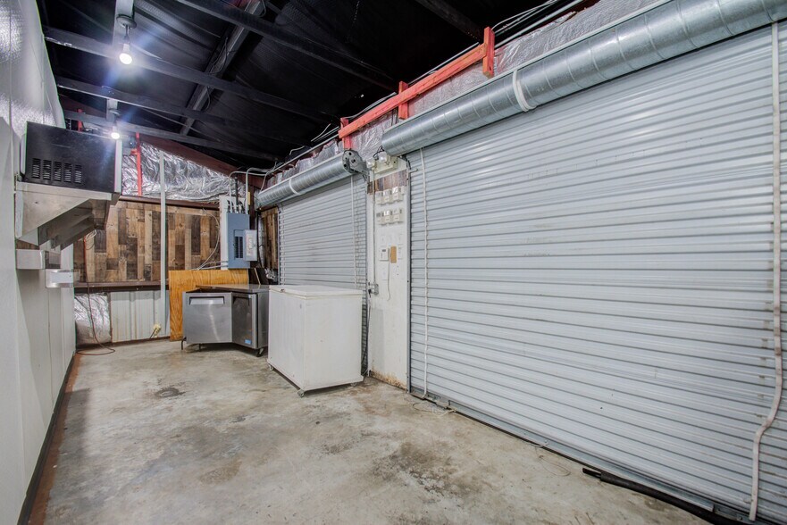 More Photos Of 6555 Navigation Blvd, Houston Warehouse For Lease