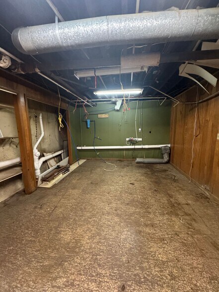 More Photos Of 648 E McMillan St, Cincinnati Storefront Retail Residential For Lease