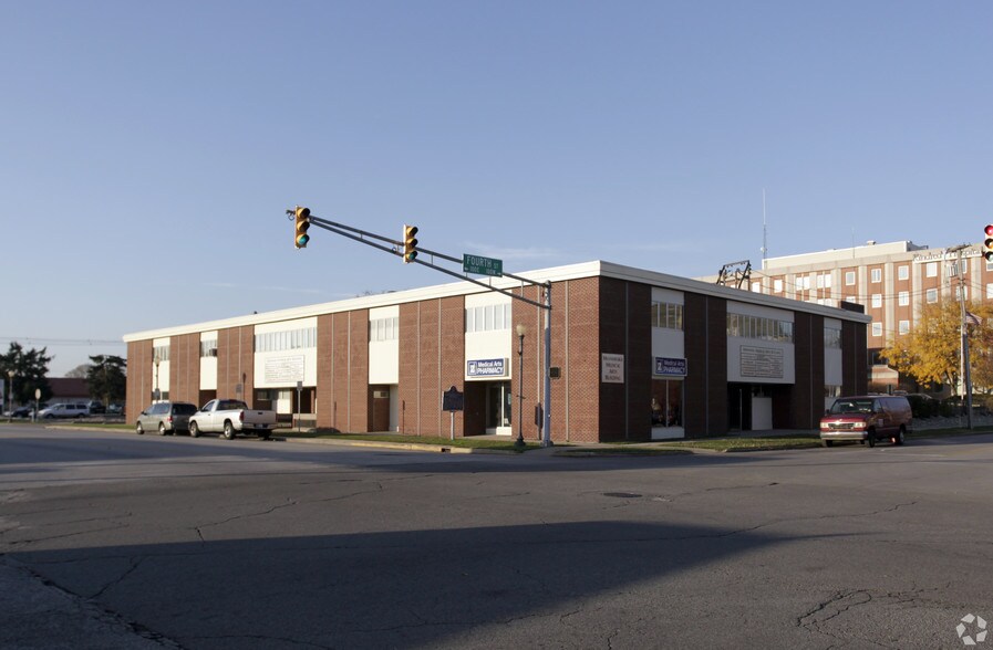 Primary Photo Of 303 S Main St, Mishawaka Medical For Lease