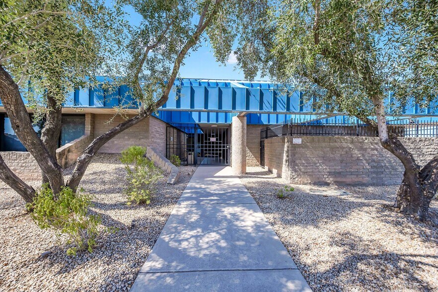 More Photos Of 145 E University Dr, Mesa Office For Lease