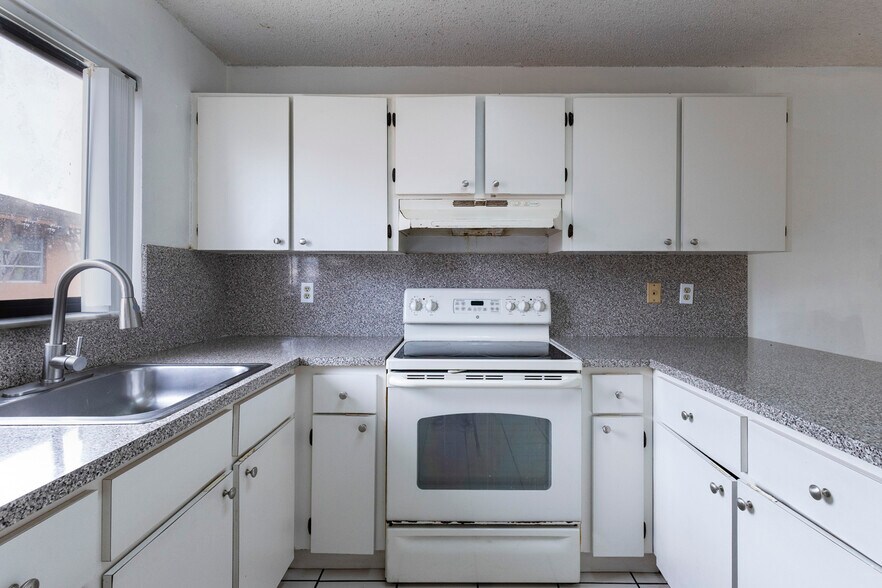 More Photos Of 6305 W 22nd Ct, Hialeah Apartments For Sale