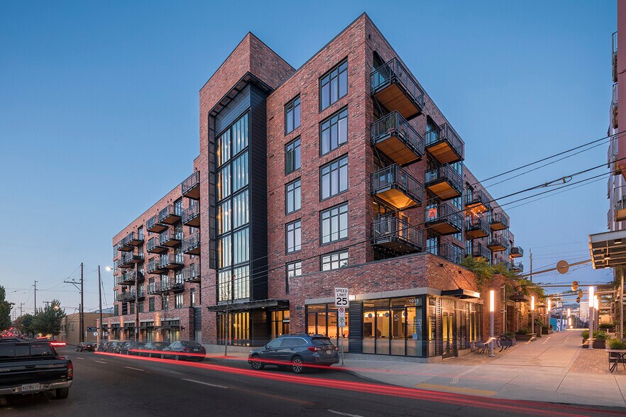 More Photos Of 975 SE 11th Ave, Portland Apartments For Lease